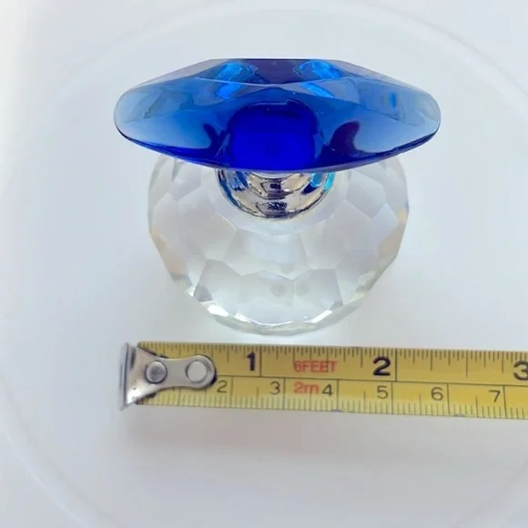 Clear Perfume Bottle with Blue Lid - Picture 5 of 7